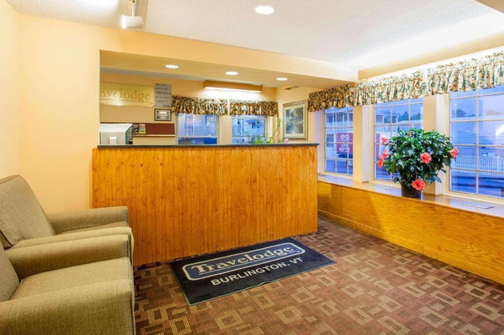 Travelodge By Wyndham South Берлінгтон Екстер'єр фото